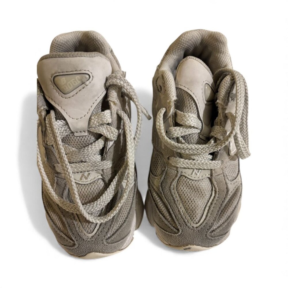 NB9060 kids unisex grey and white new Balance shoes size 12